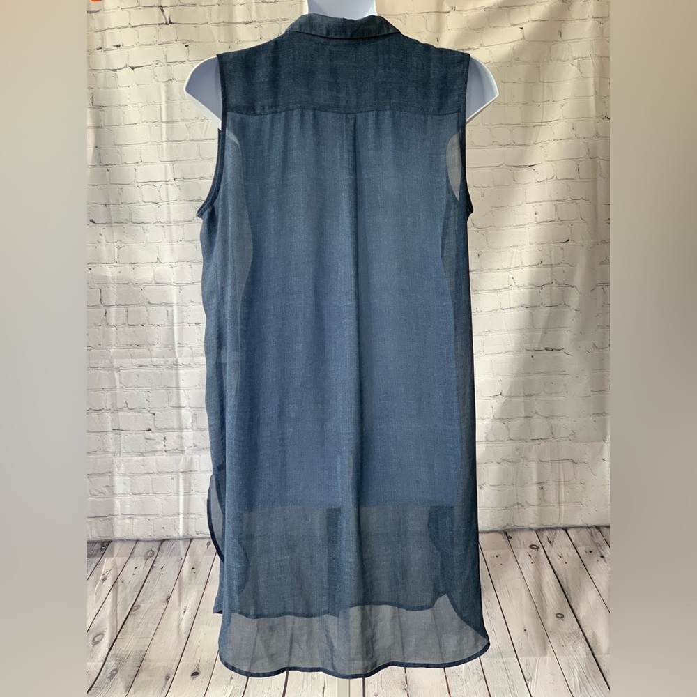 CHICO’S (Size 3) Sheer Button Down Sleeveless Blouse - Picture 2 of 4